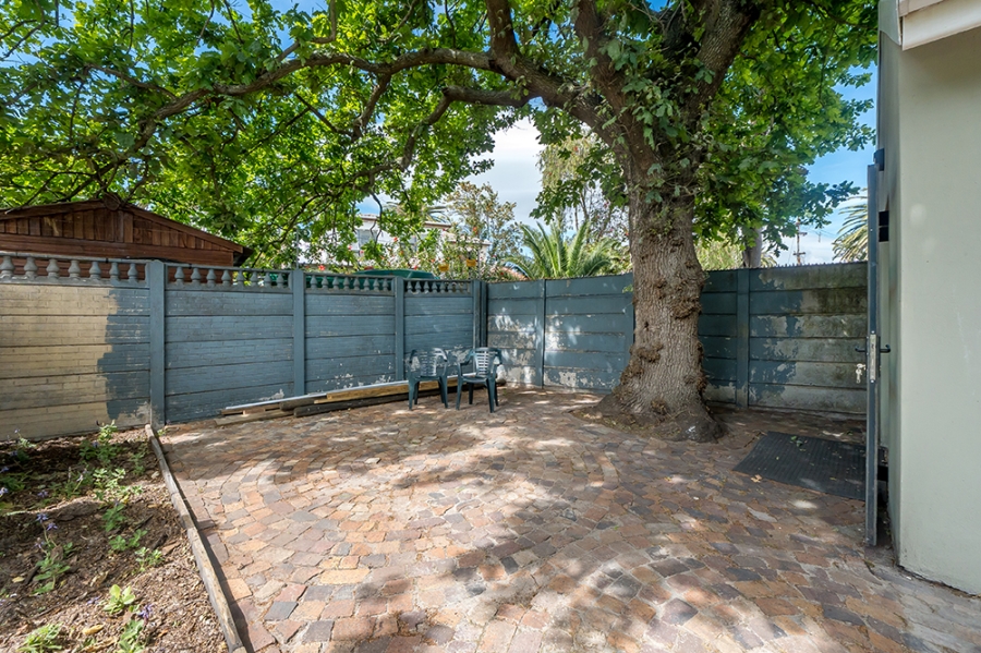 To Let 1 Bedroom Property for Rent in Pinelands Western Cape